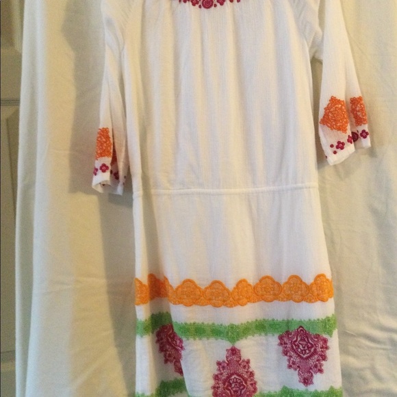 Tommy Bahama white embroidered dress. - Picture 3 of 6